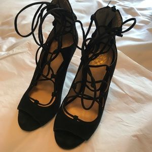 Vince Camuto Sandria Lace-up Peep Toe Heels Size 4
